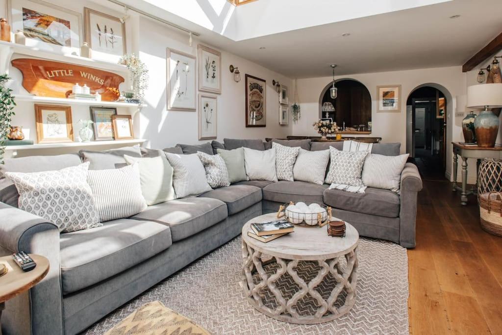 Dolls House - Luxury Townhouse *Sleeps 10* Villa Henley-on-Thames Exteriör bild
