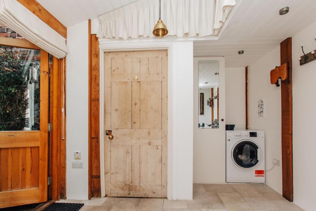 Dolls House - Luxury Townhouse *Sleeps 10* Villa Henley-on-Thames Exteriör bild