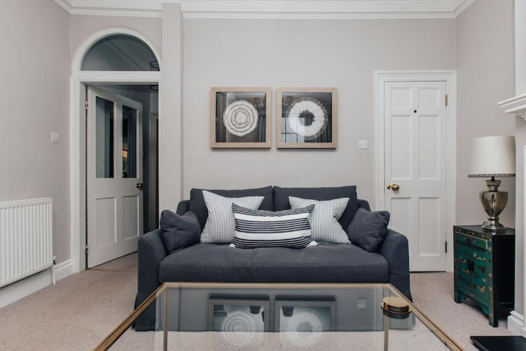 Dolls House - Luxury Townhouse *Sleeps 10* Villa Henley-on-Thames Exteriör bild