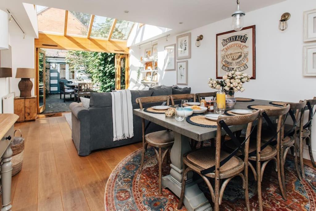 Dolls House - Luxury Townhouse *Sleeps 10* Villa Henley-on-Thames Exteriör bild
